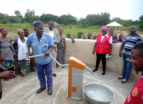 Remise d'ouvrage d'eau aux communautés